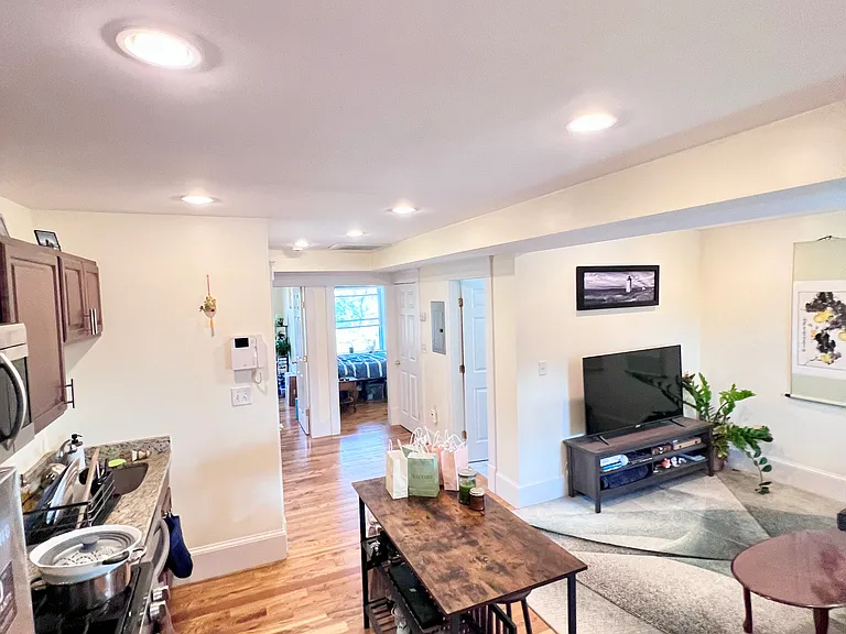 68-70 Moseley St #3 — Photo 2