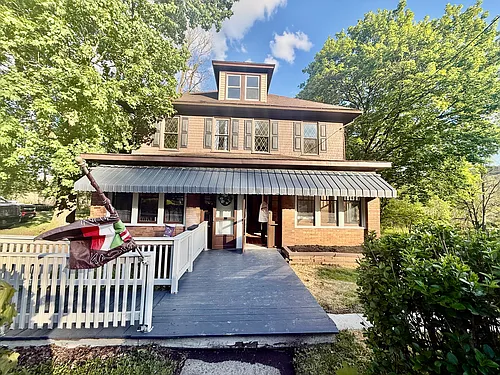 2231 Franklin St Photo 1