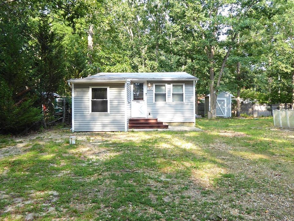 1st image of 1849 Lakeshore Dr