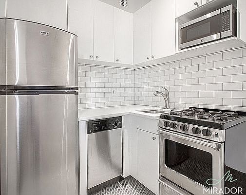 2nd image of 440 E 85th St APT 6E