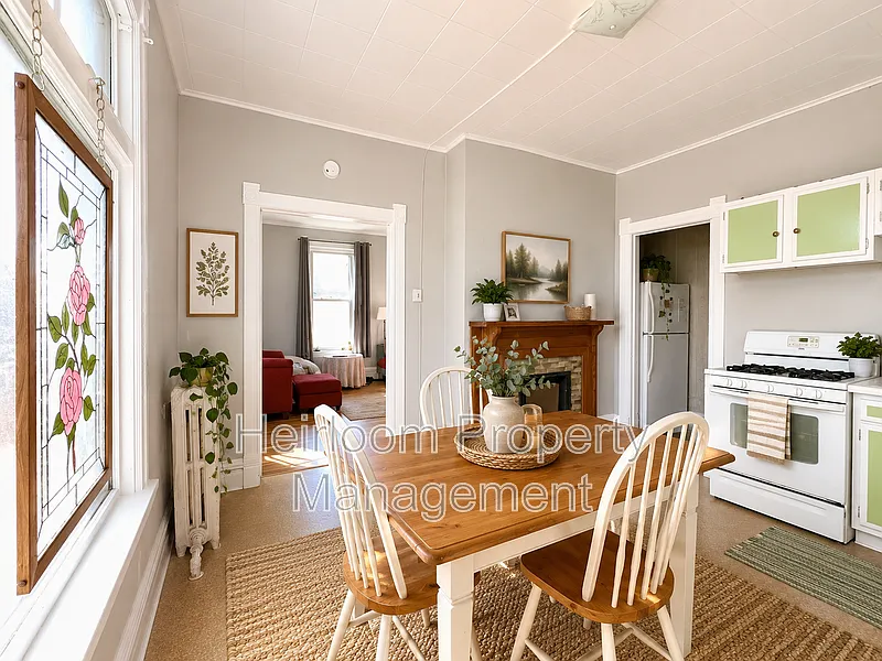 4 bed, 1.0 bath, 1622 sqft, $1,600 — Photo 4