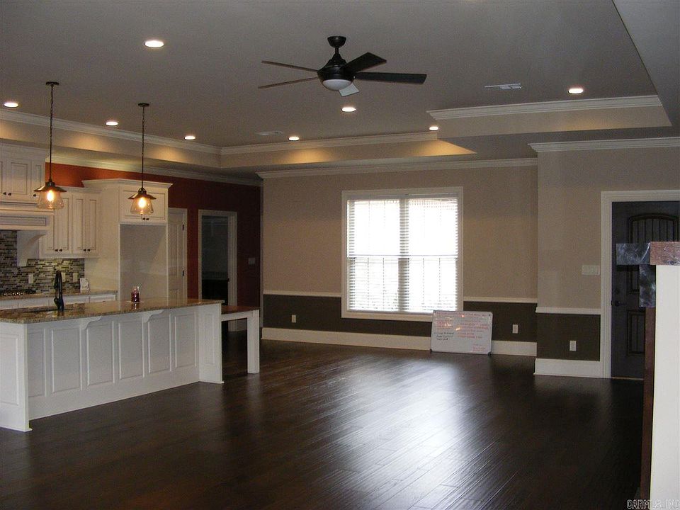 2nd image of 132 Old Oak Trl