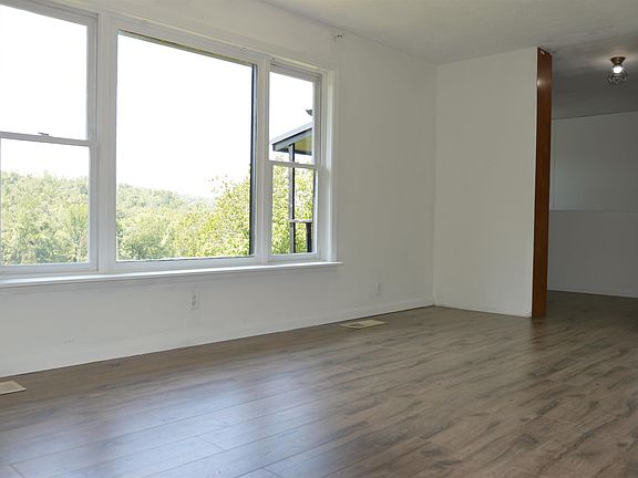 5th image of 2028 Wilcox Dr