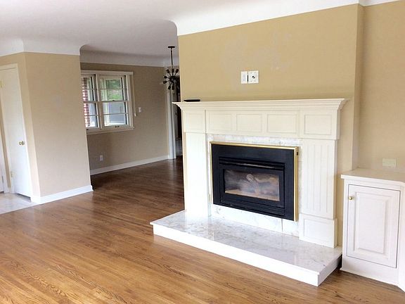 4th image of 2254 S Shore Blvd