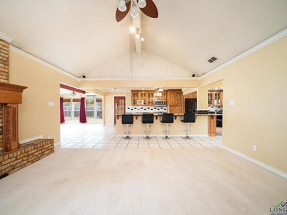 5th image of 1101 Forest Hills St