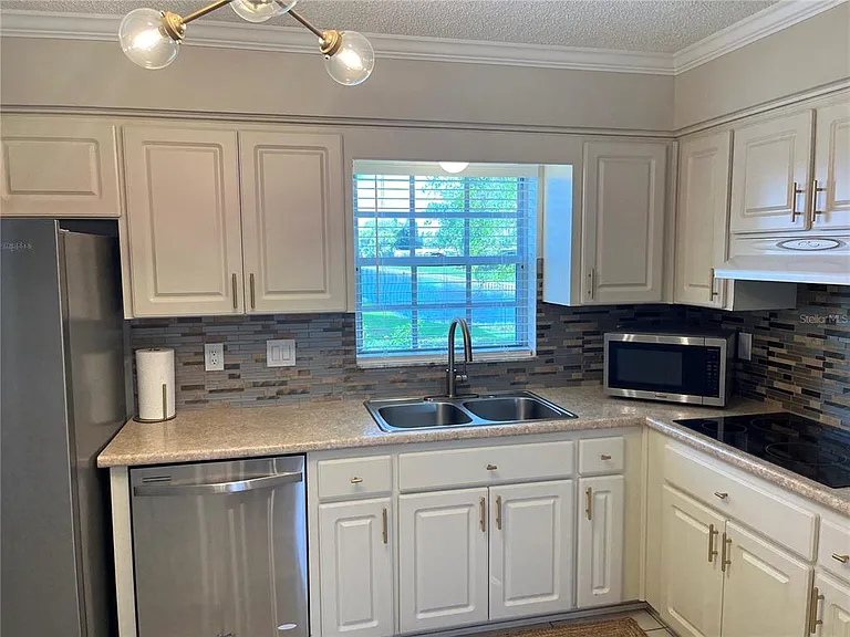 6650 Hickorywood Ln #6650 — Photo 4