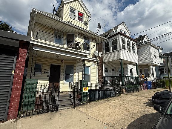 3rd image of 142 Kearney St APT 1
