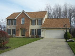 10047 Jamestown Dr, North Royalton, OH