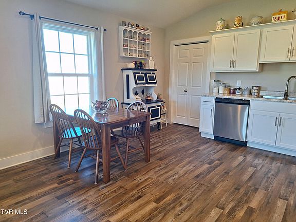 5th image of 141 Marilee Way