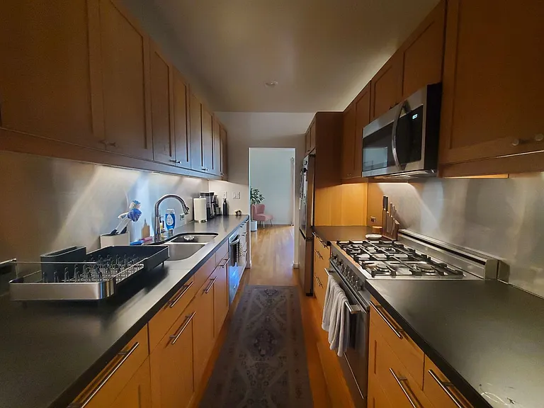 2133 Filbert St — Photo 5