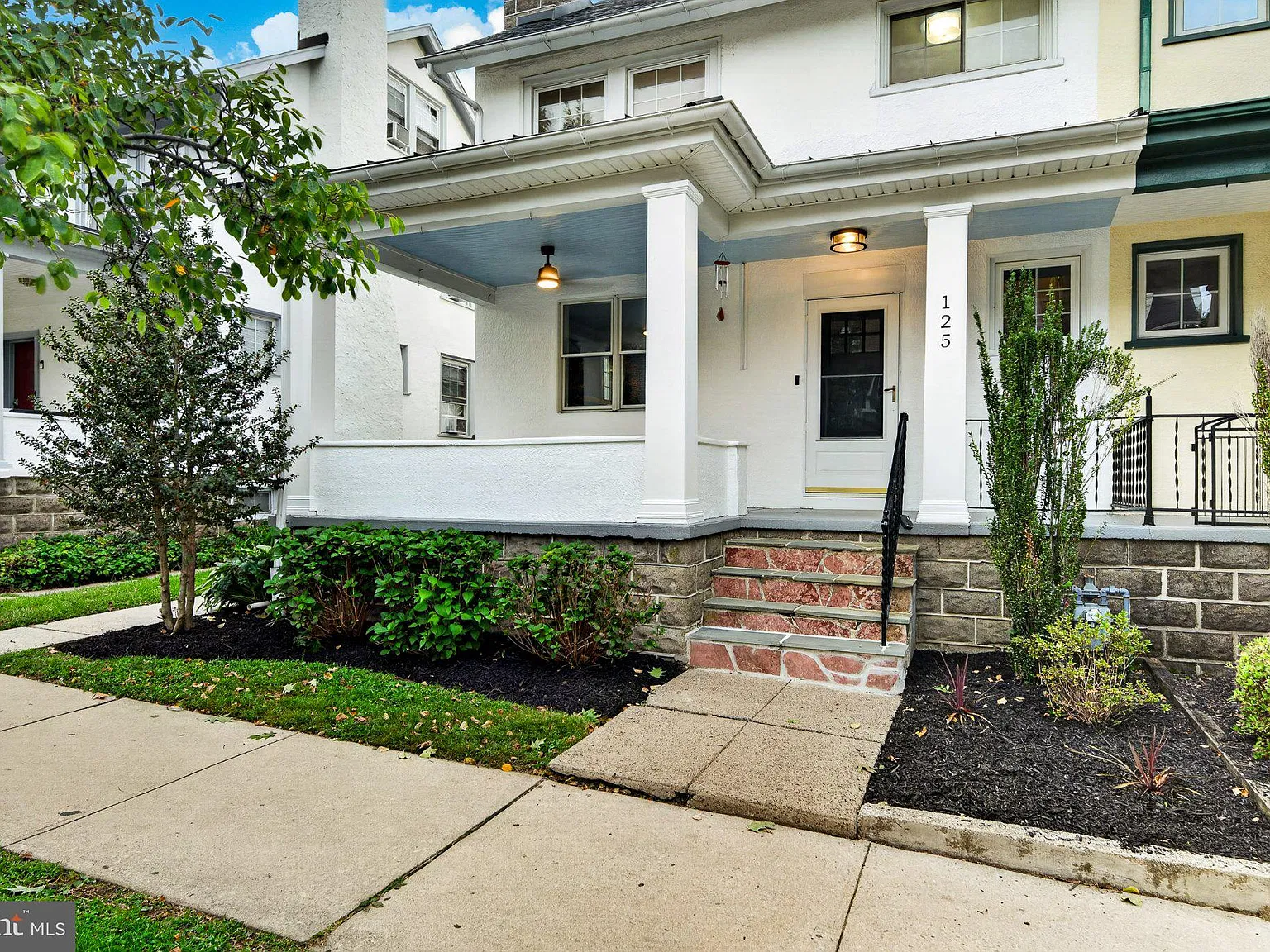3 bed, 2.5 bath, 1478 sqft, $3,295 — Photo 2