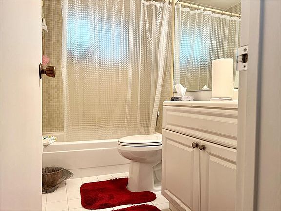 5th image of 1301 Pelham