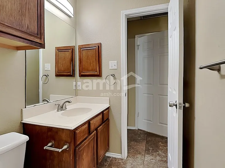 260 Beech Dr — Photo 17