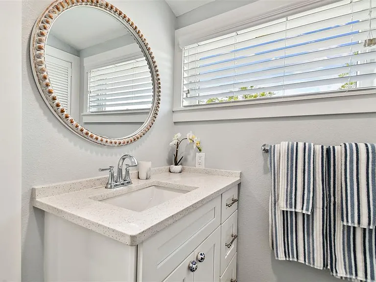 602 1/2 Skinner Blvd — Photo 20