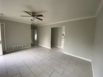 2 bed, 950 sqft, $1,275 — Photo 2