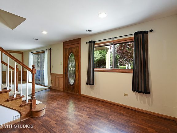 5th image of 537 Lomond Dr