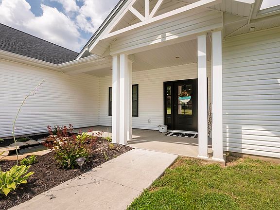 4th image of 1271 Saint Vincent Ln