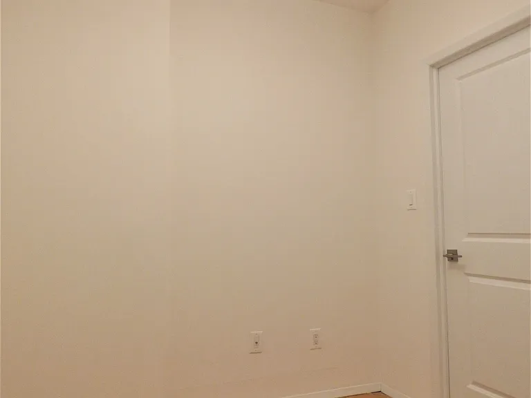 28 Leroy St #1 — Photo 9