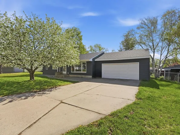 205 Victoria Dr, Alexandria, MN 56308