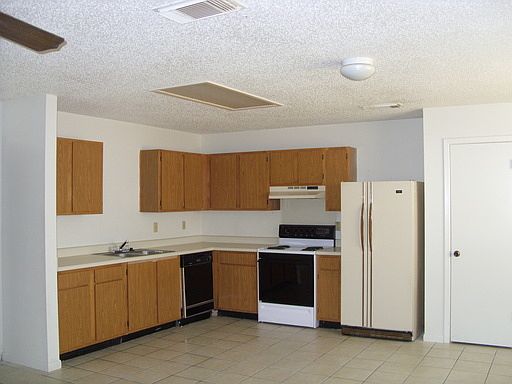 3rd image of 7627 Aspen Park Dr