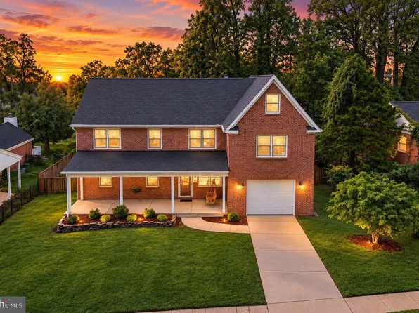 7609 Burnside Ct, Falls Church, VA 22043