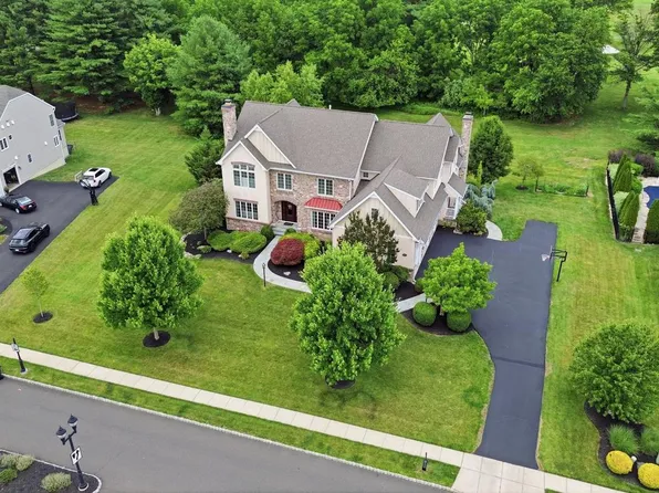 51 Wordsworth Dr, Ivyland, PA 18974