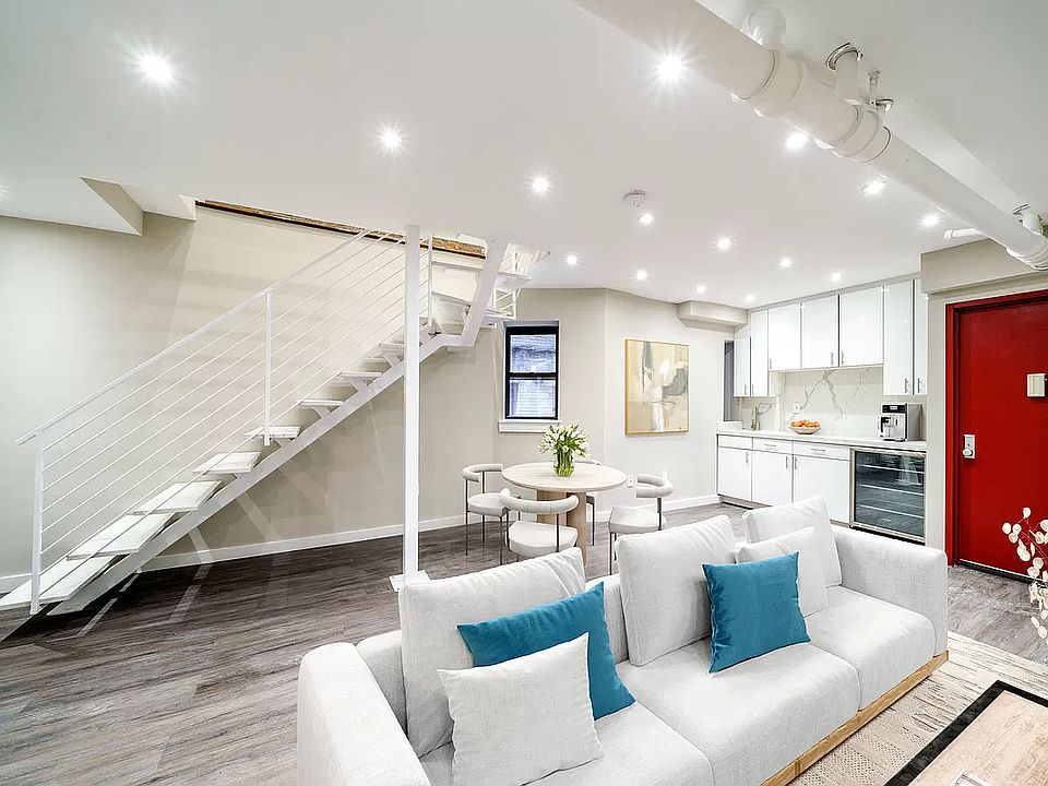 1st image of 208 W 20th St #1G