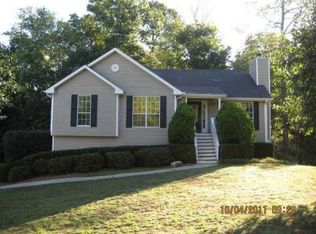 7090 Farm House Ln, Cumming, GA 30028