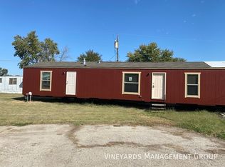 912 NW Saint John St, Topeka, KS 66608