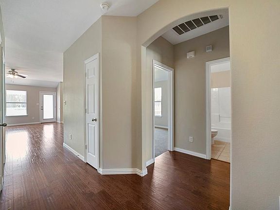 3rd image of 426 Stonecreek Dr