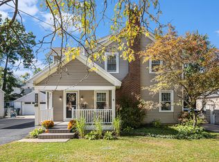 957 Breton Rd SE, East Grand Rapids, MI