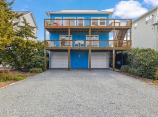 614 S Topsail Dr, Surf City, NC 28445