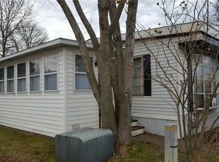 108 Old Beebe Rd, Lockport, NY 14094