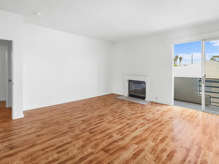 1828 Purdue Ave #203 — Photo 18