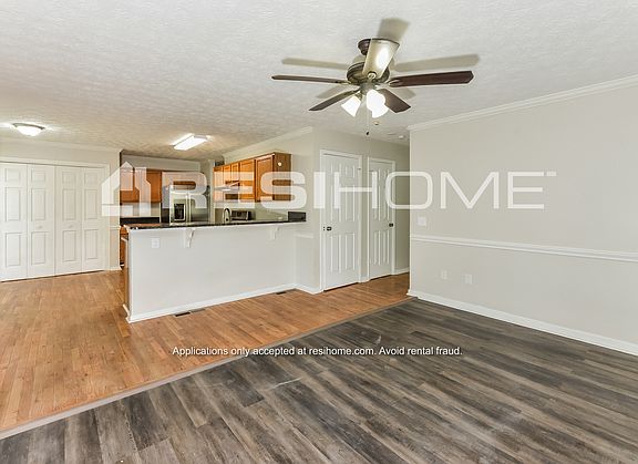 4th image of 550 Clearwater Pl