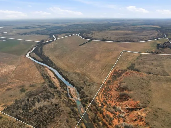 27214 E County Road 1430 Rd, Mangum, OK 73554