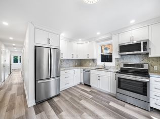 50 Arcadian Cir #2, Toronto, ON M8W 2Y9