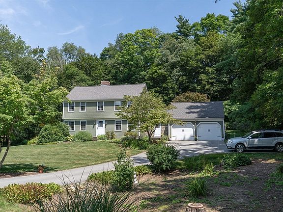 3rd image of 32 McGregory Rd