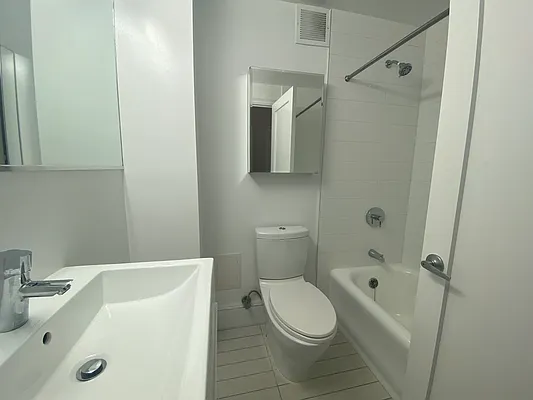 Rented by Stonehenge NYC LLC | media 4
