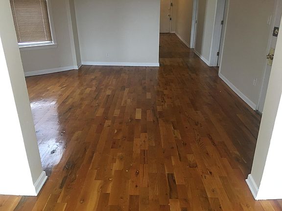 4th image of 2857 W Polk St #3