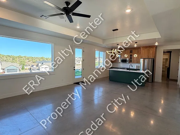 2180 S Bluff Dr — Photo 8