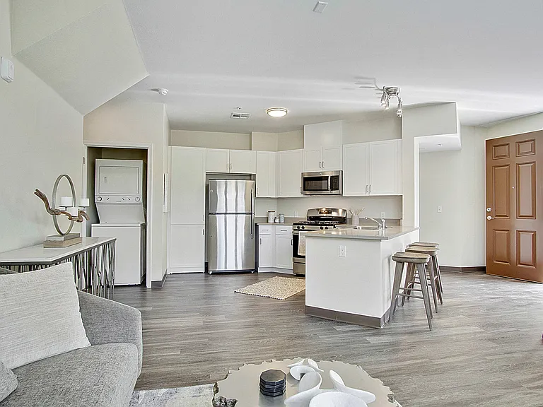 VIDA LUXURY APARTMENTS — Photo 8