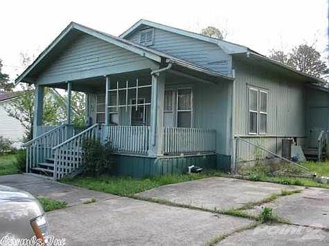2nd image of 907 S 6th St