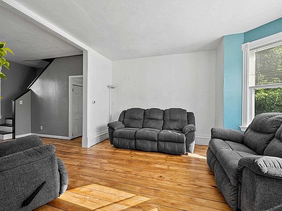 2nd image of 1000 17th Ave