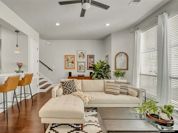 2100 N Fitzhugh Ave APT M, Dallas, TX 75204