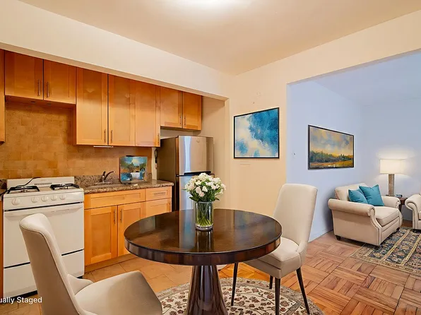 35 Oliver St Unit 1D, Brooklyn, NY 11209