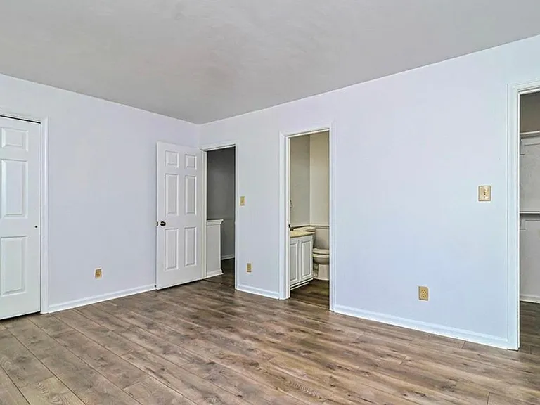 4609 Marlwood Way — Photo 3