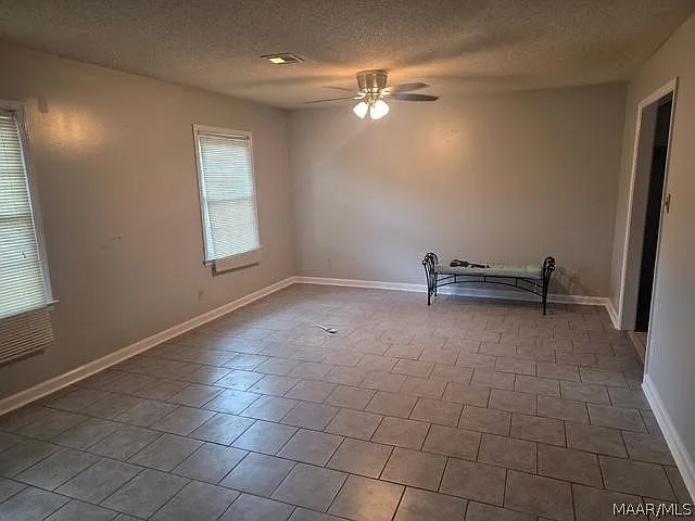 4327 Lawnwood Dr — Photo 2