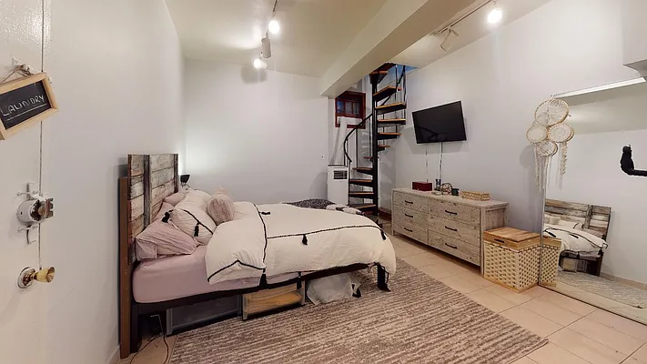 Rented by Bond New York | media 9