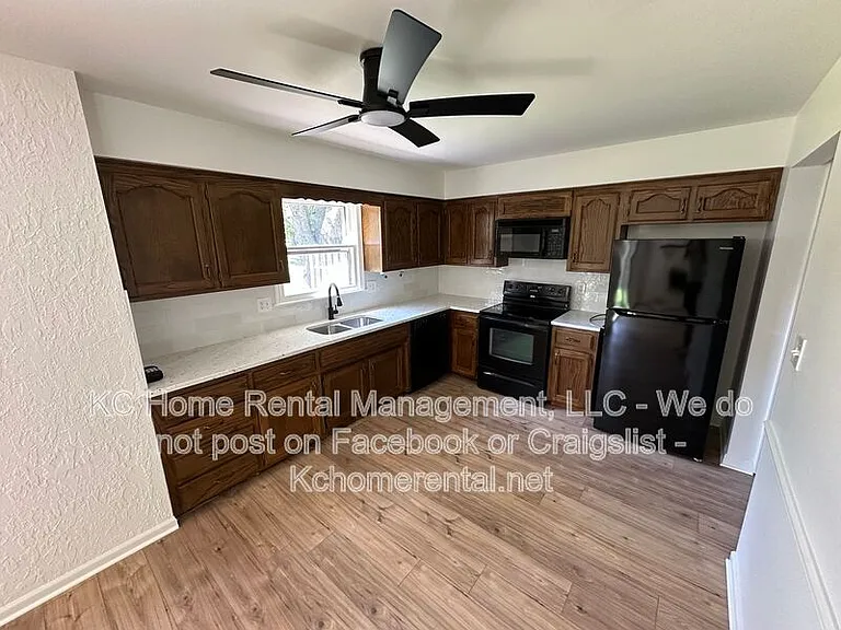 3870 SW Harbor Dr — Photo 5